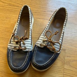Sperry Women’s like new boat shoes 8.5